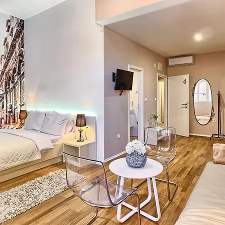 Urban Luxury Split