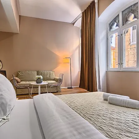 Urban Luxury Split