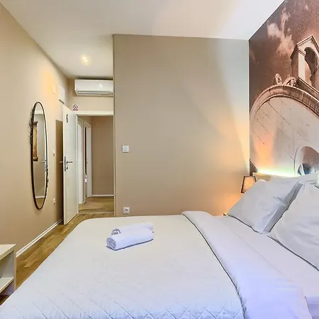 Urban Luxury Split